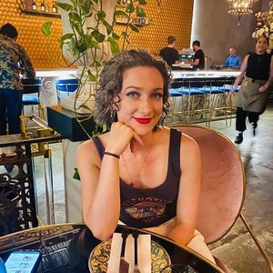 Meet your Posher, Chloe